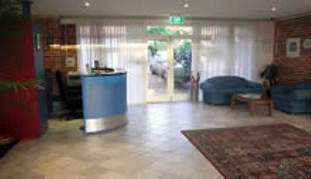 Lake Haven Motor Inn Gorokan Exteriör bild