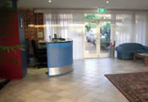 Lake Haven Motor Inn Gorokan Exteriör bild